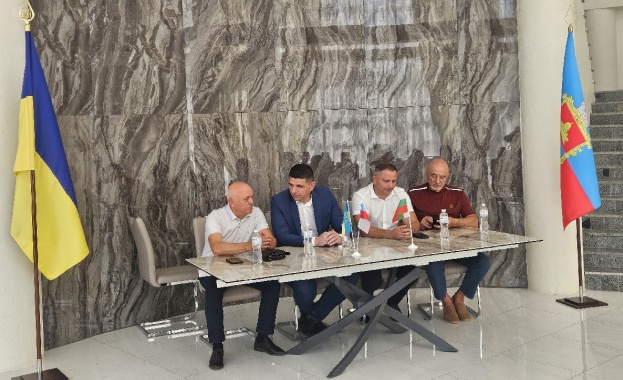 Конкретни ангажименти в защита на образователните и културни интереси на