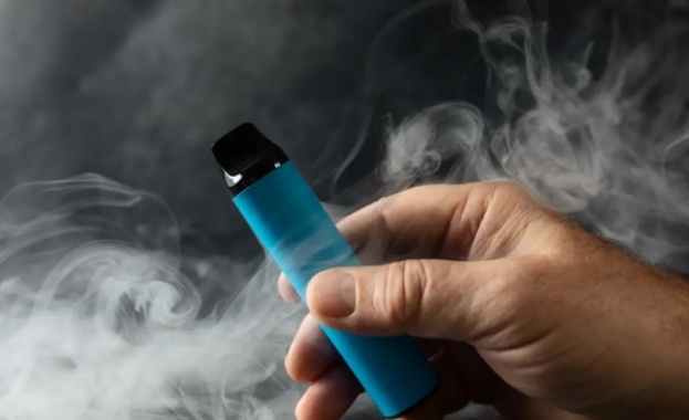 Младежите които използват вейпове са по предразположени към по късно започване на