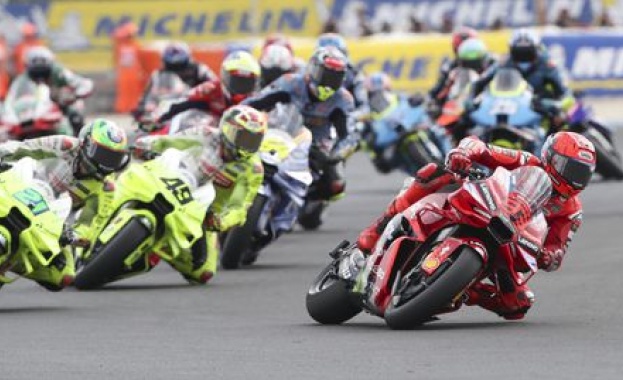 Двама водачи получиха санкции от стюардите на MotoGP след финала