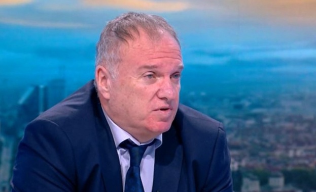 Ден след атаката вече излизат подробности които показват разногласия между