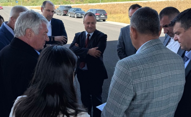 След проверка днес министър Иван Иванов със забележки към изпълнителя на АМ „Хемус“