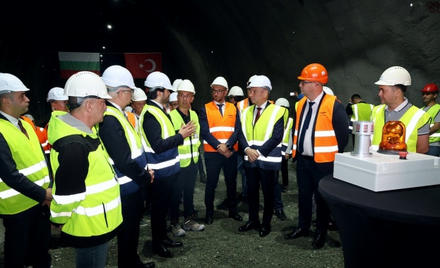 След като цялата 2024 година е пропусната и строителството в