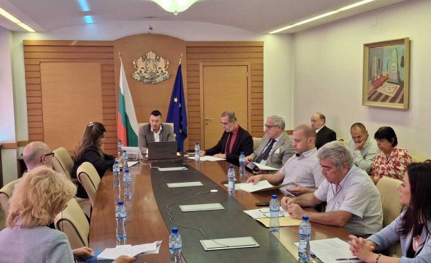 Заместник министърът на земеделието и храните Стефан Бурджев проведе вчера работна