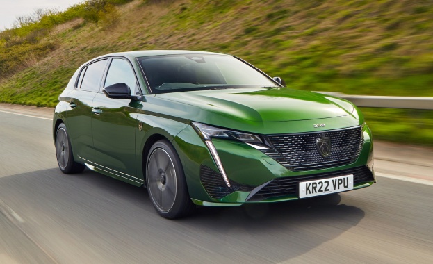 Френската марка Peugeot част от корпорацията Stellantis представи рестайлирания хечбек