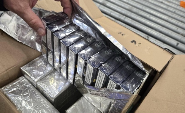 Опити за нелегално изпращане на близо 10 000 кутии цигари предотвратиха митнически служители от ТД Митница София