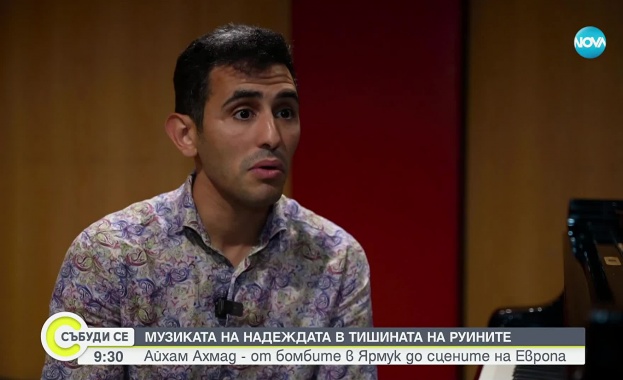 Айхам Ахмад пианистът който свиреше на своето пиано насред руините