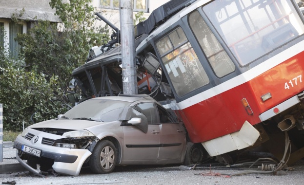 Бабата на мъжа обвинен за тежкия инцидент с трамвай в