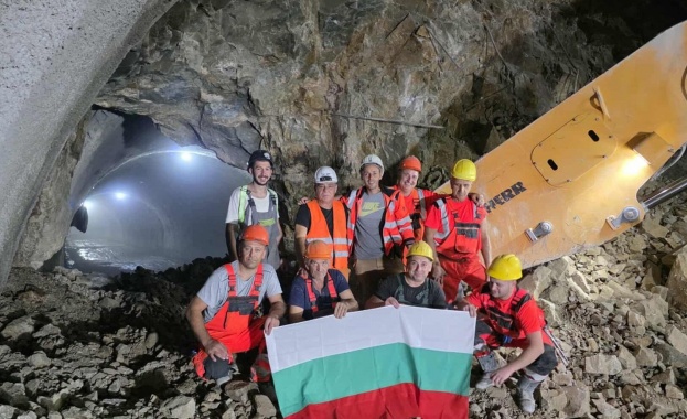 Приключи прокопаването на още един тунел в участъка между Елин