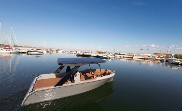 Helios Yachts представя първия си сериен модел Omega 7 2 на