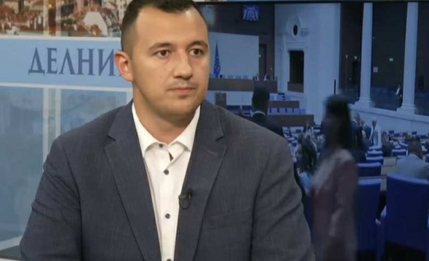 Габриел Вълков: Богатите трябва да плащат по-високи данъци, за да има пари и за по-бедните хора