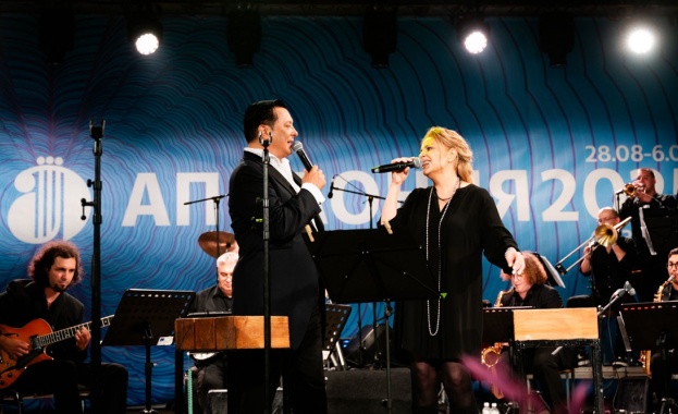 Тържествено начало на 41-вото издане на Празниците на изкуствата „Аполония“ с вълнуващи речи и концерт на Хилда Казасян и Васил Петров