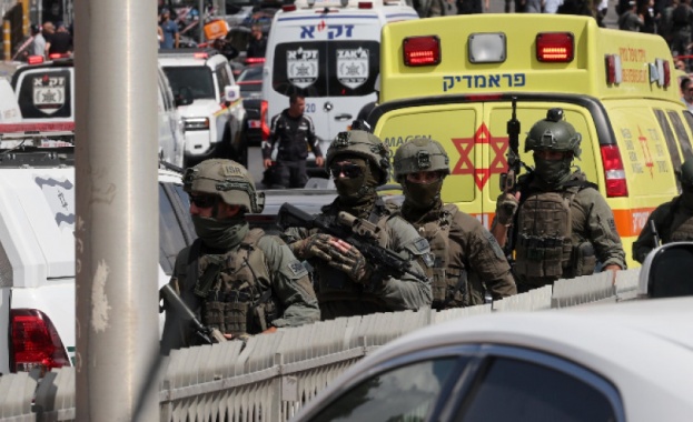 Поне петима души са загинали други седем са в болница