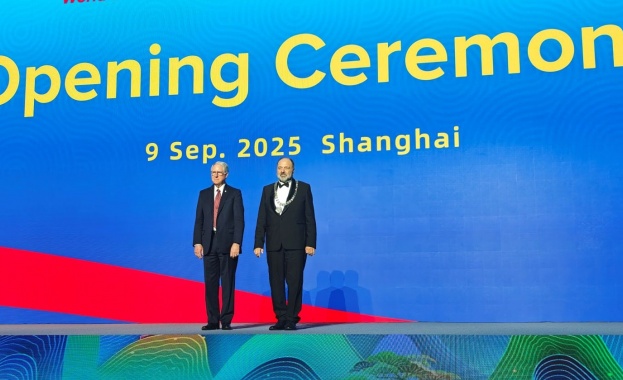 Той е първият българин начело на организацията
Д р Николай Шарков встъпи