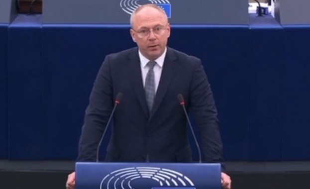 Стоянов към Фон дер Лайен: Екстремисти сте вие, които водите Европа по пътя на войната