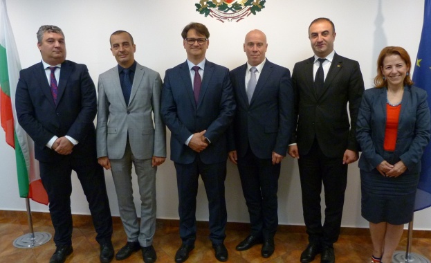 Министърът на културата Мариан Бачев Андраш Деметер който пристигна днес