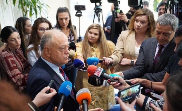 На заседание проведено на 08 11 2025 г Изпълнителният съвет на ПП