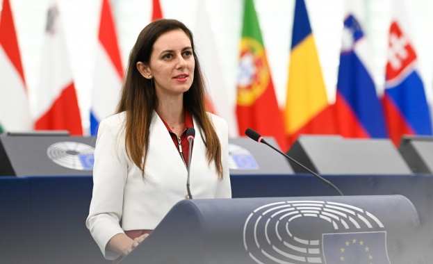 ЕС предизвиква задлъжняване на следващото поколение европейци
Евродепутатът от квотата на