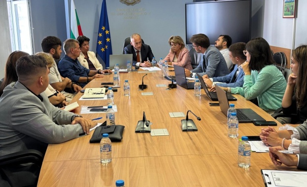 Министър Вълчев: Подкрепяме създаването на национално представителство на учениците и регламентирането му в закон