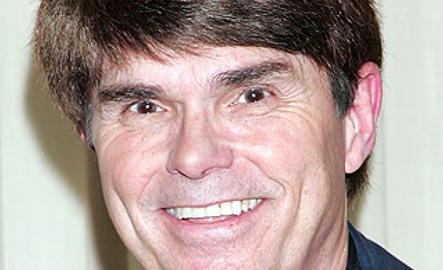 Никога не оставяйте приятел зад себе си...