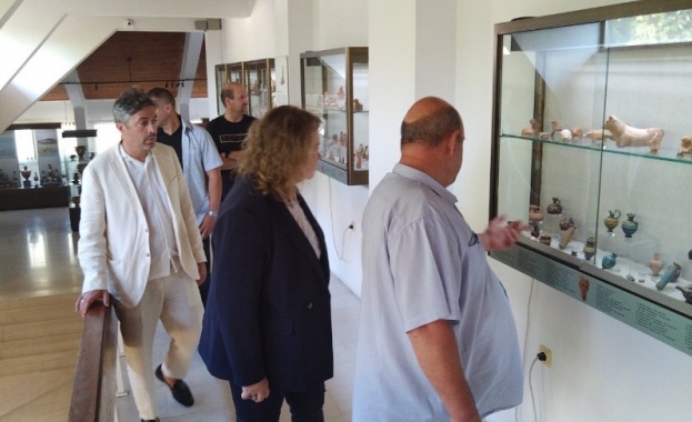 Председателят на Народното събрание Наталия Киселова и народни представители посетиха