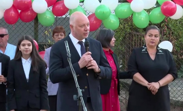 Вече над 20 от учителите са под 35 години обяви