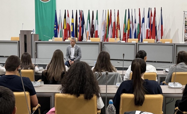 Безопасността започва с теб подчерта зам кметът Радостин Танев пред младите