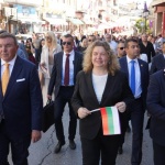 Наталия Киселова беше начело на празничното шествие във Велико Търново по повод 117-ата годишнина от обявяването на Независимостта на България