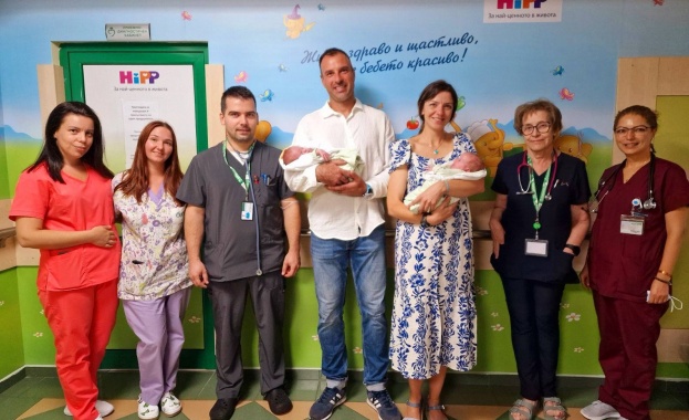 След близо месец грижи екипът на Отделението по неонатология на