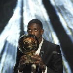 Усман Дембеле триумфира със "Златната топка" за 2025 година