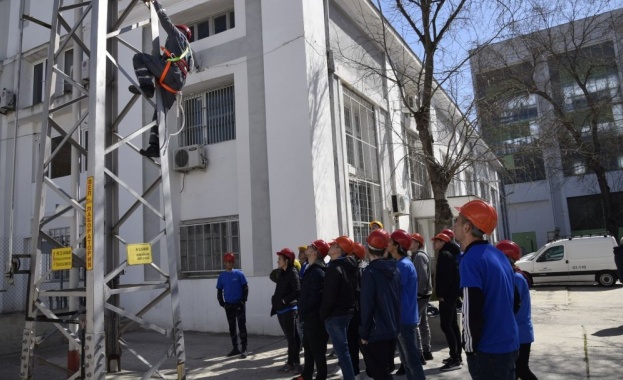 От 1 октомври Електроразпределение Север АД обявява началото на стажантски