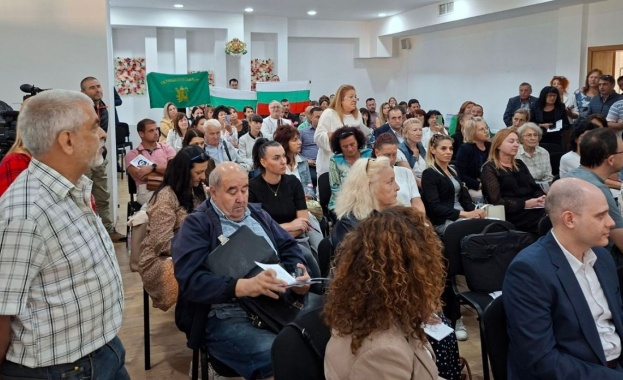 Пламен Димитров председателят на КНСБ проявява агресия срещу граждани Днес