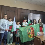 Кметът на Община Етрополе тържествено изпрати младежите, класирали се за Европейското състезание по приложно колоездене