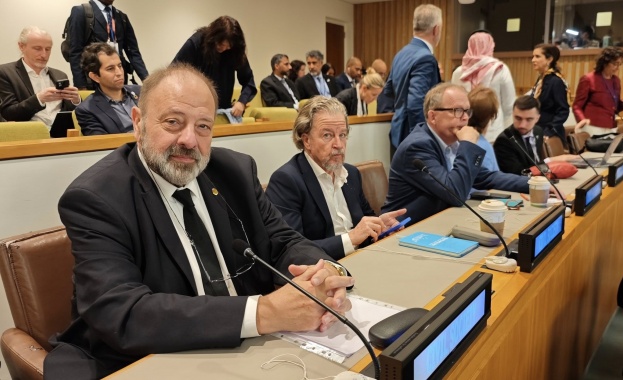 Президентът на Световната дентална федерация участва в 80 та юбилейна пленарна