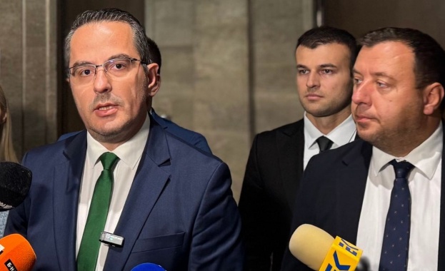 На брифинг в Народното събрание Цончо Ганев заяви че управляващата