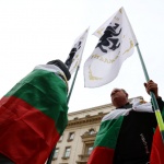 Протест срещу еврото и за оставката на правителството се провежда пред Народното събрание