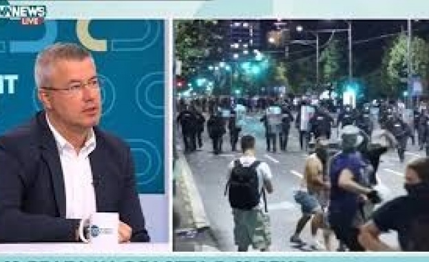 Владимир Владимиров: Режимът на Вучич няма да оцелее