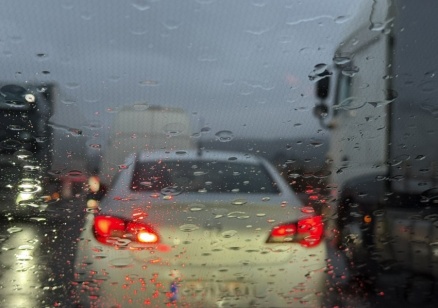 Жълт и оранжев код за обилни и опасни валежи в неделя