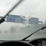 Порои и опасни бури в неделя