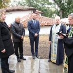 Председателят на НС Наталия Киселова откри паметник в къщата музей на „Негово Кралско Величество Карол I“ в Пордим