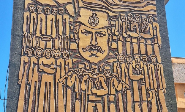 Възстановена емблематична фасада на сграда в Сливен