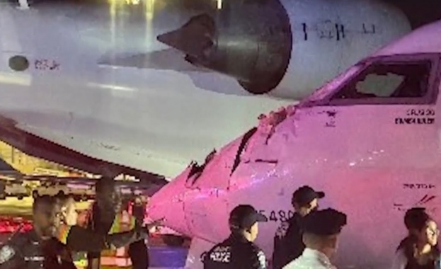 Два самолета се сблъскаха на писта на летище в Ню Йорк