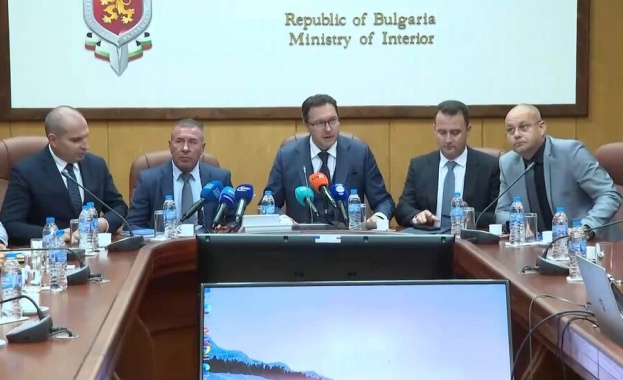 Представители на пет министерства - на спешна среща заради лошото време