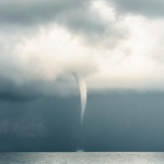 Торнадо се изви над морето в Царево