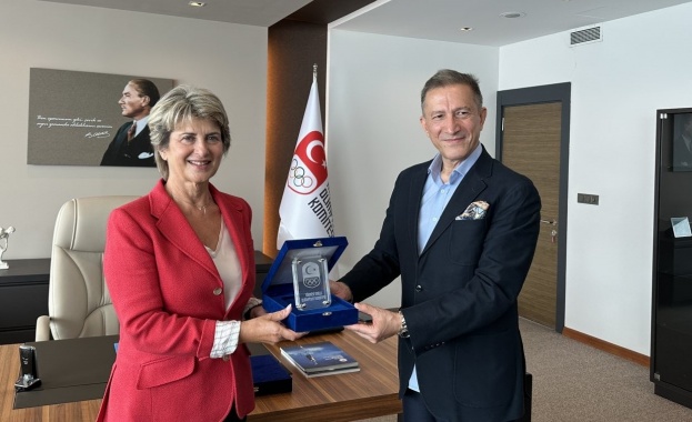 Весела Лечева се срещна с президента на Турския олимпийски комитет в Истанбул