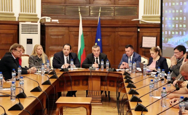 Министър Тахов: Подпомагаме сектор „Плодове и зеленчуци“ със 7,4 млн.  евро от европейския кризисен резерв