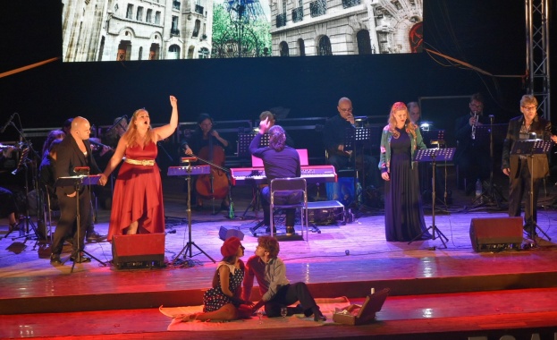 Музикално-сценичният проект "Френска целувка" ще внесе очарование в залата на Бургаската опера в четвъртък