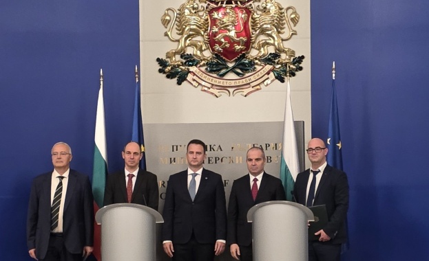 Държавните институции обединяват усилия за изграждане на национална мрежа от зарядни станции за електромобили на жп гарите в страната