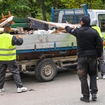 Затворници се включиха в преодоляването на кризата с боклука