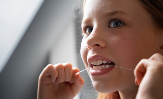 Лекар назова четири продукта, които могат да почистват зъбите и венците