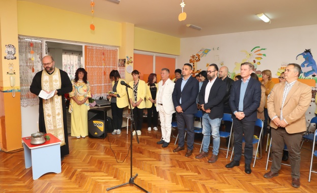 Тържествено откриване на обновени помещения в ДГ "Звънче" - Етрополе